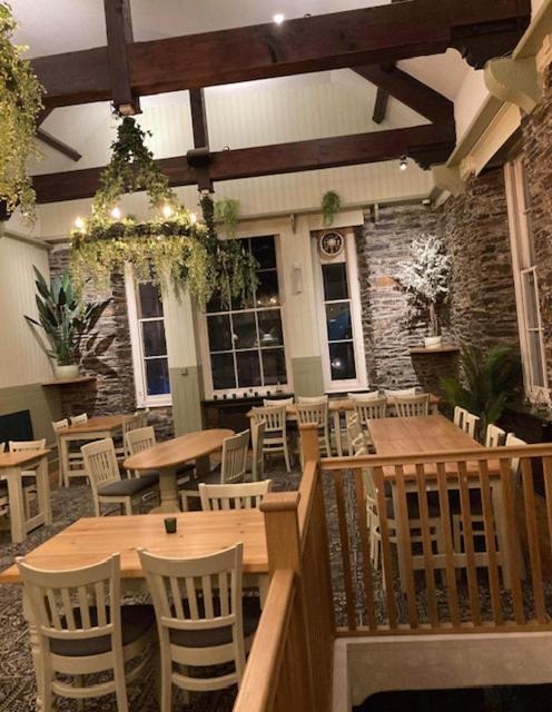 The Swan Hotel Wadebridge Exterior photo